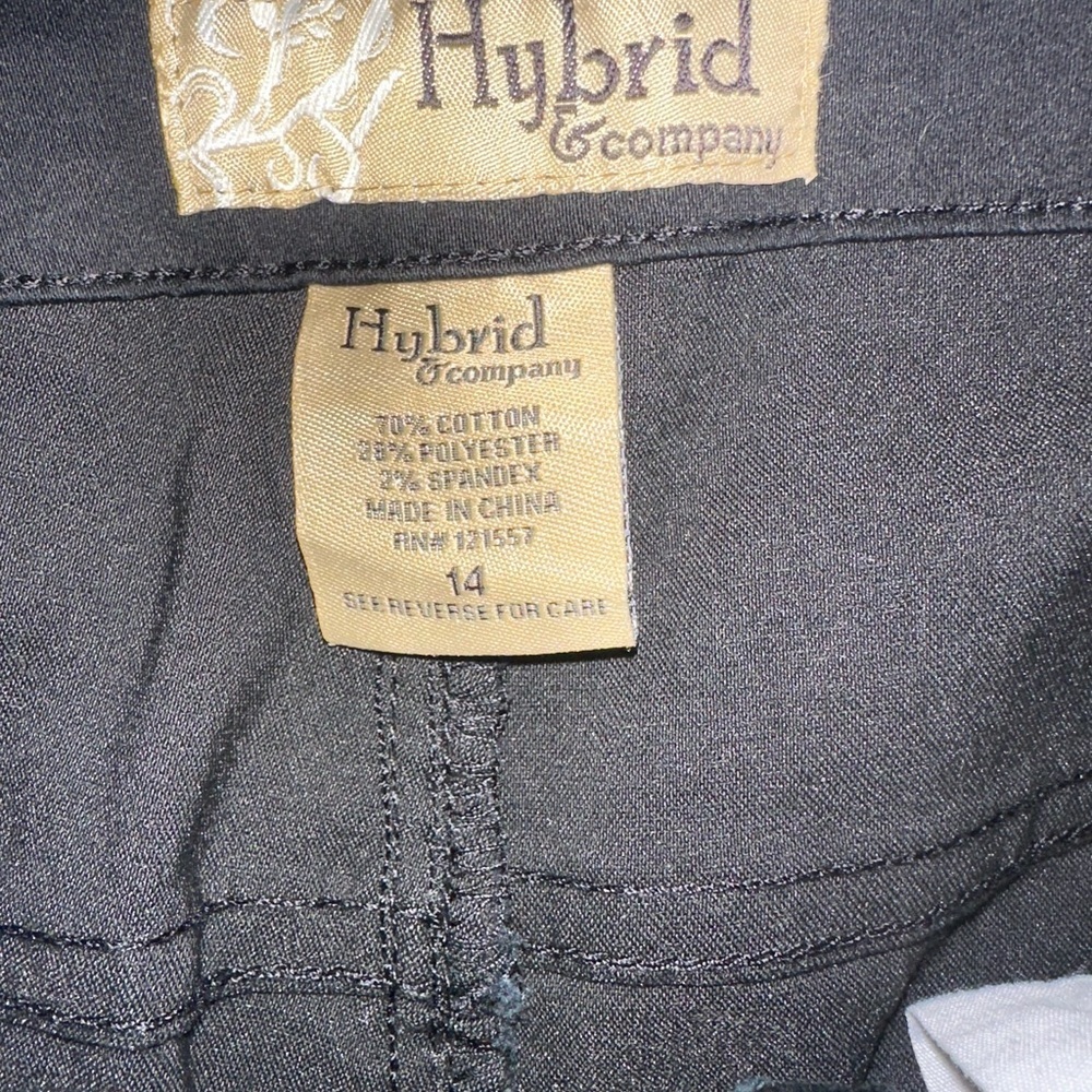 Hybrid & company Black Capris Pants - NWT Size 14 - Picture 3 of 4